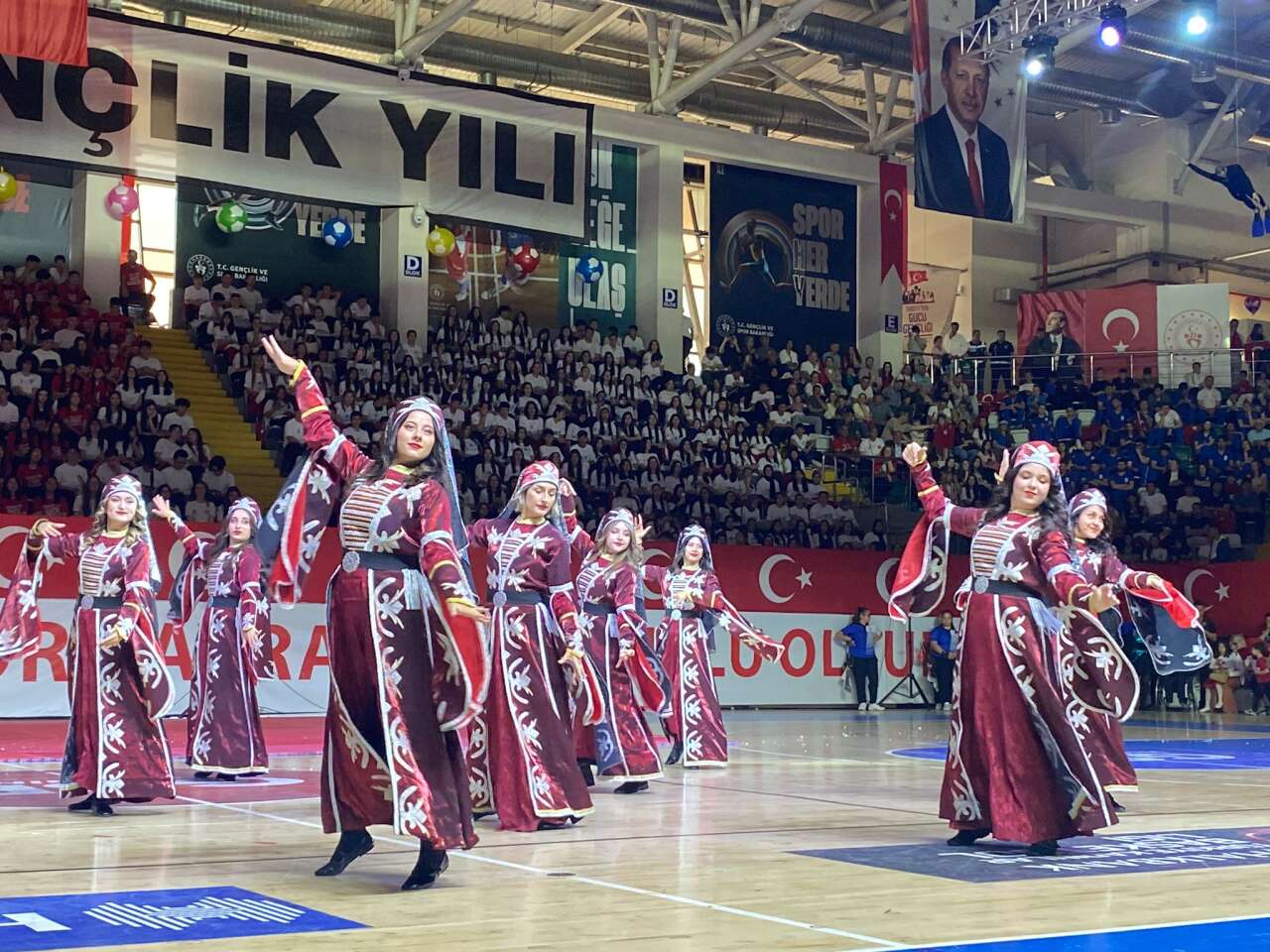 Menteşe’de 19 Mayıs Coşkusu: Gösteriler Büyük Alkış Topladı 7
